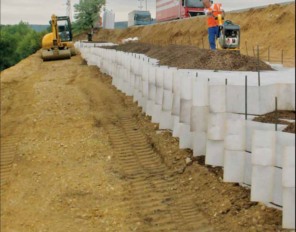 fibre geocell retaining wall